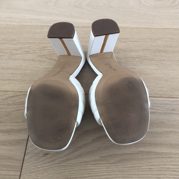 Like New! The Drop sandals, size 8 - Picture 4 of 5